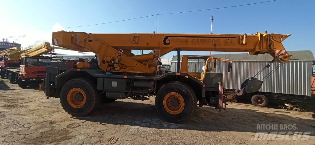 Liebherr 1030 Ruwterrein kranen