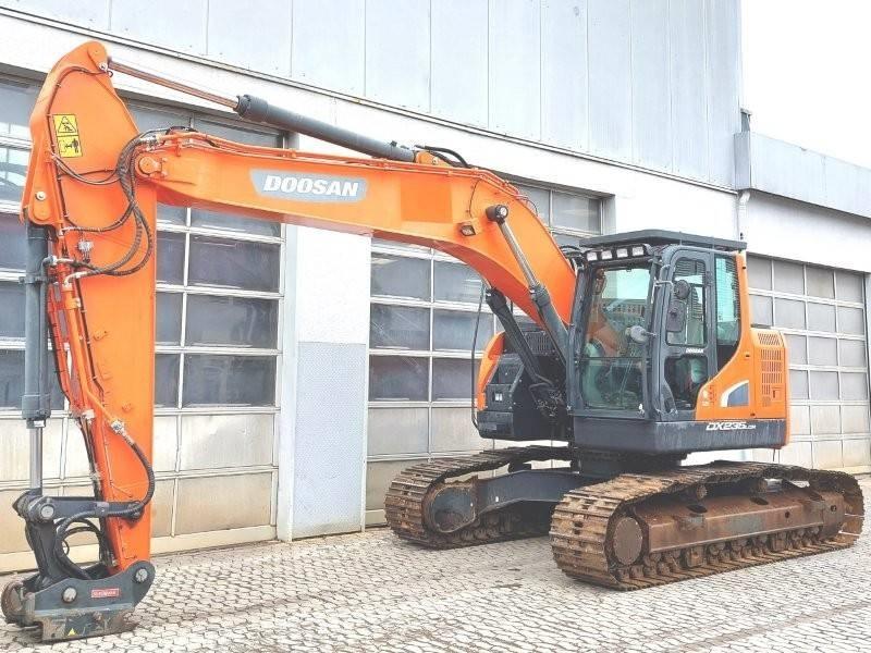 Doosan DX 235 LCR-5 Raupenbagger