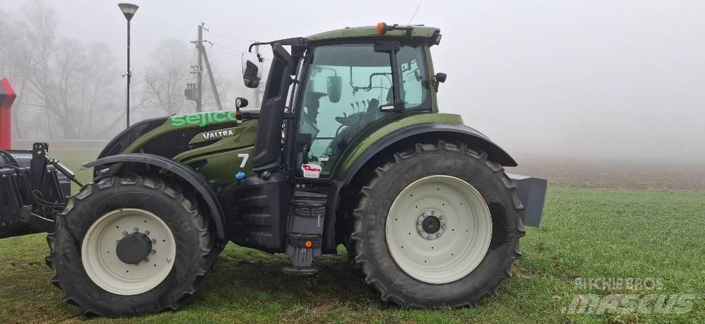 Valtra T235 active Traktoren