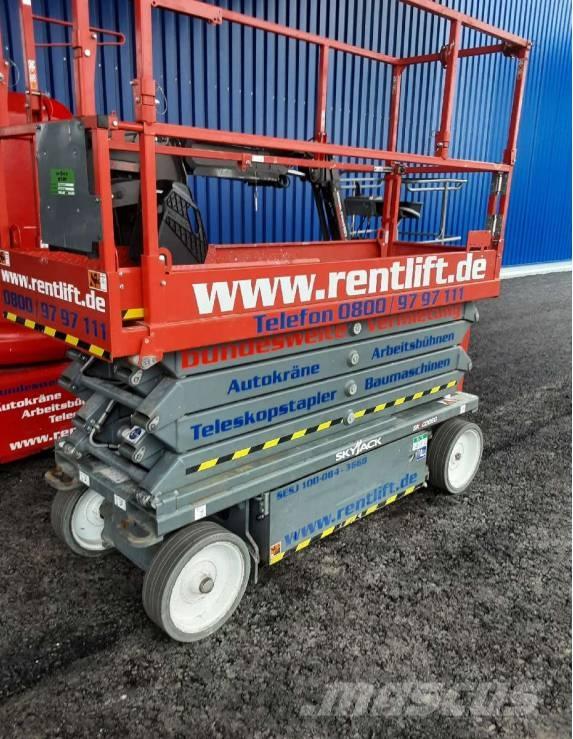 SkyJack SJ III 3219 Scheren-Arbeitsbühnen