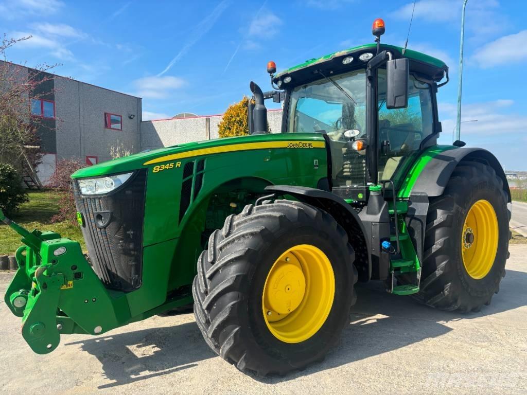 John Deere 8345 R Traktoren