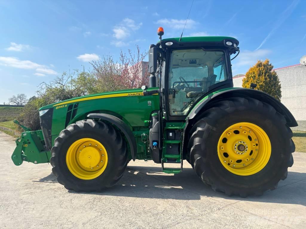 John Deere 8345 R Traktoren