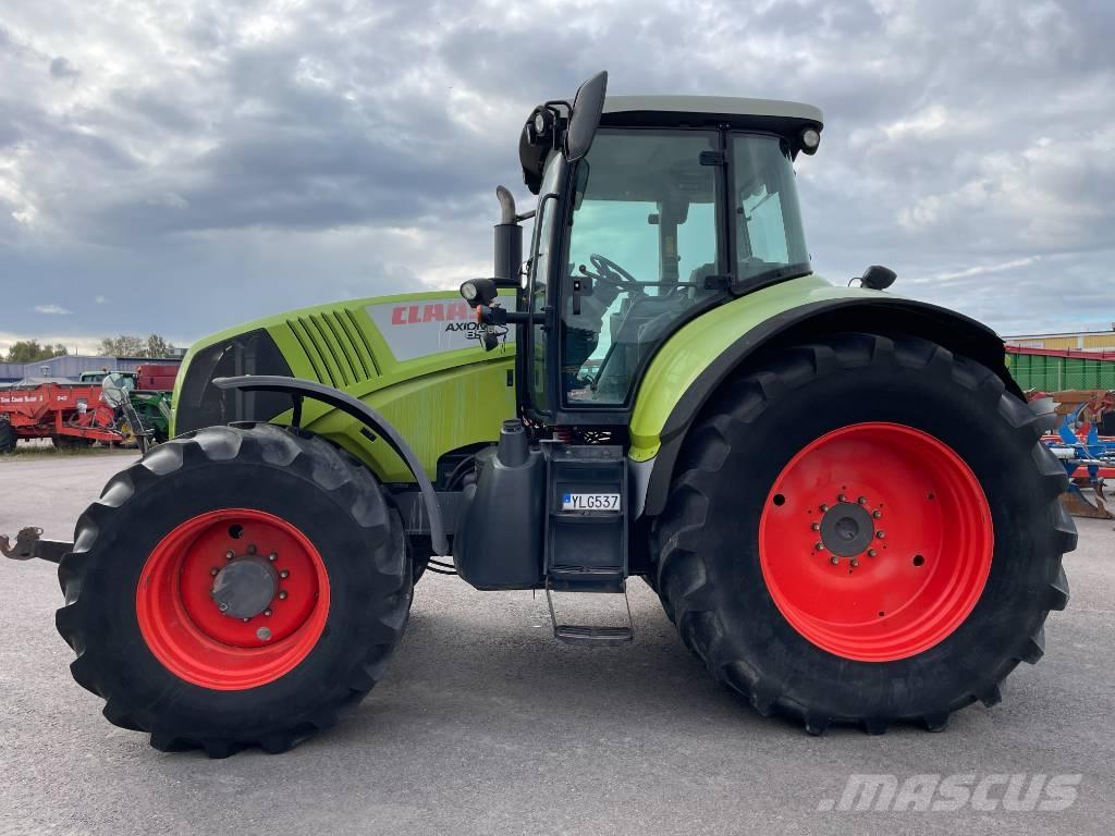 CLAAS Axion 850 Traktoren