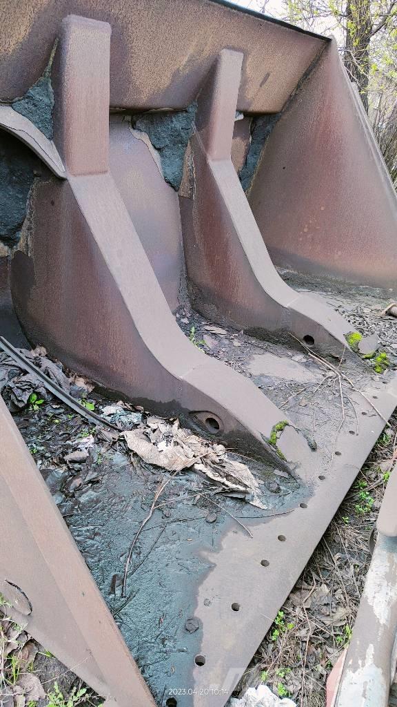 Volvo 180F Schaufeln