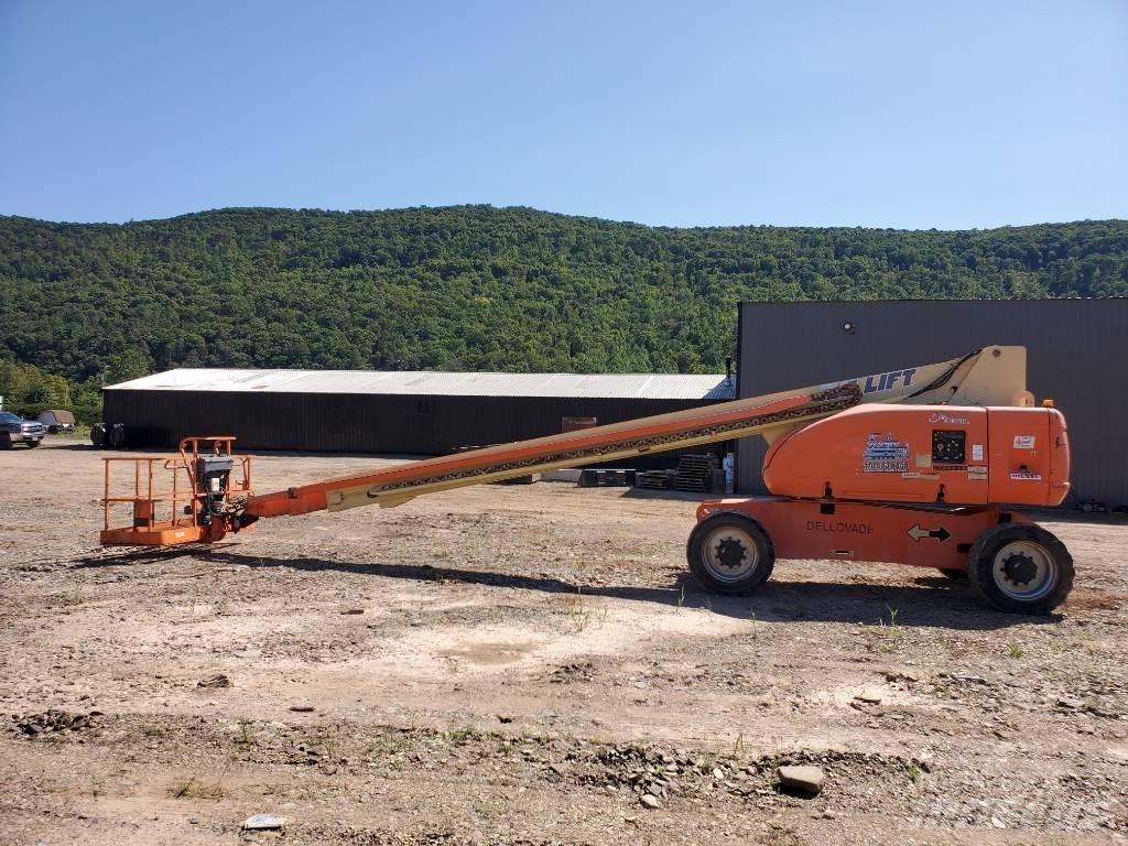JLG 800 S Geländestapler