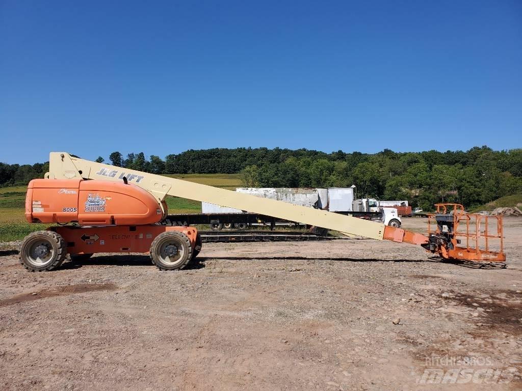 JLG 800 S Geländestapler