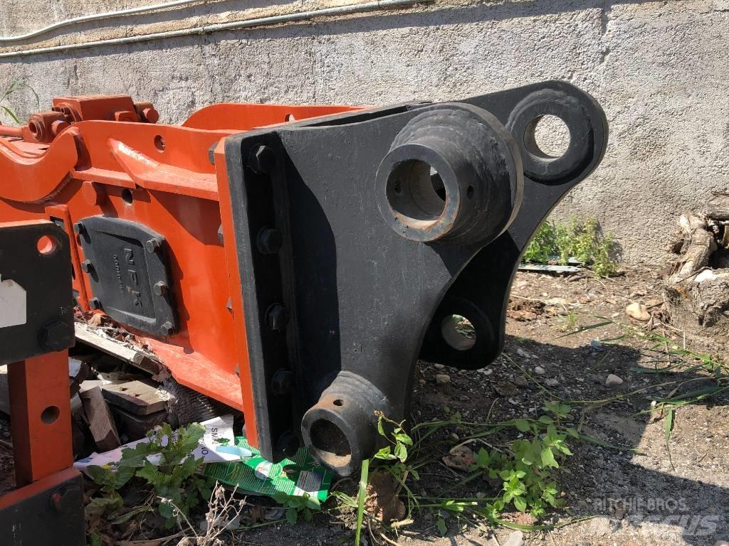NPK E-210 C Hammer / Brecher