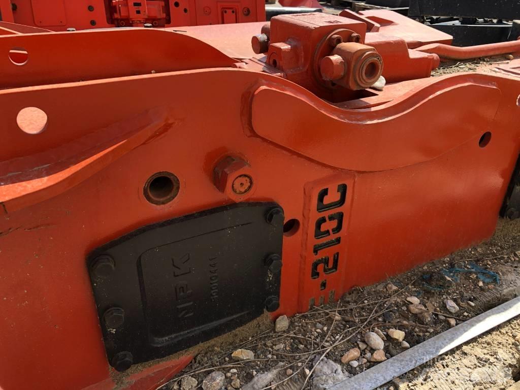 NPK E-210 C Hammer / Brecher