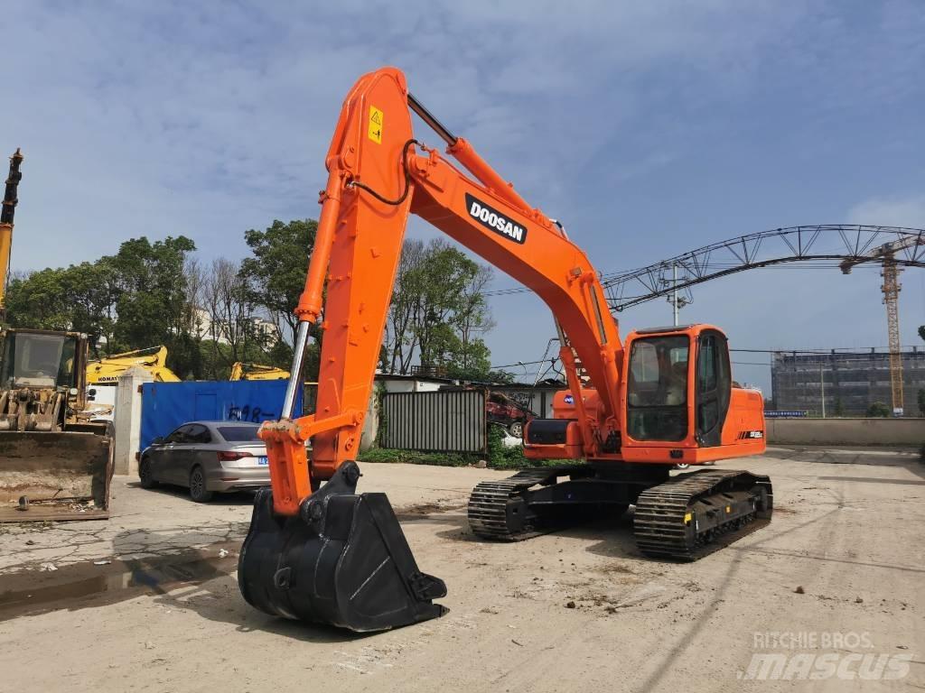 Doosan DX225LC Raupenbagger