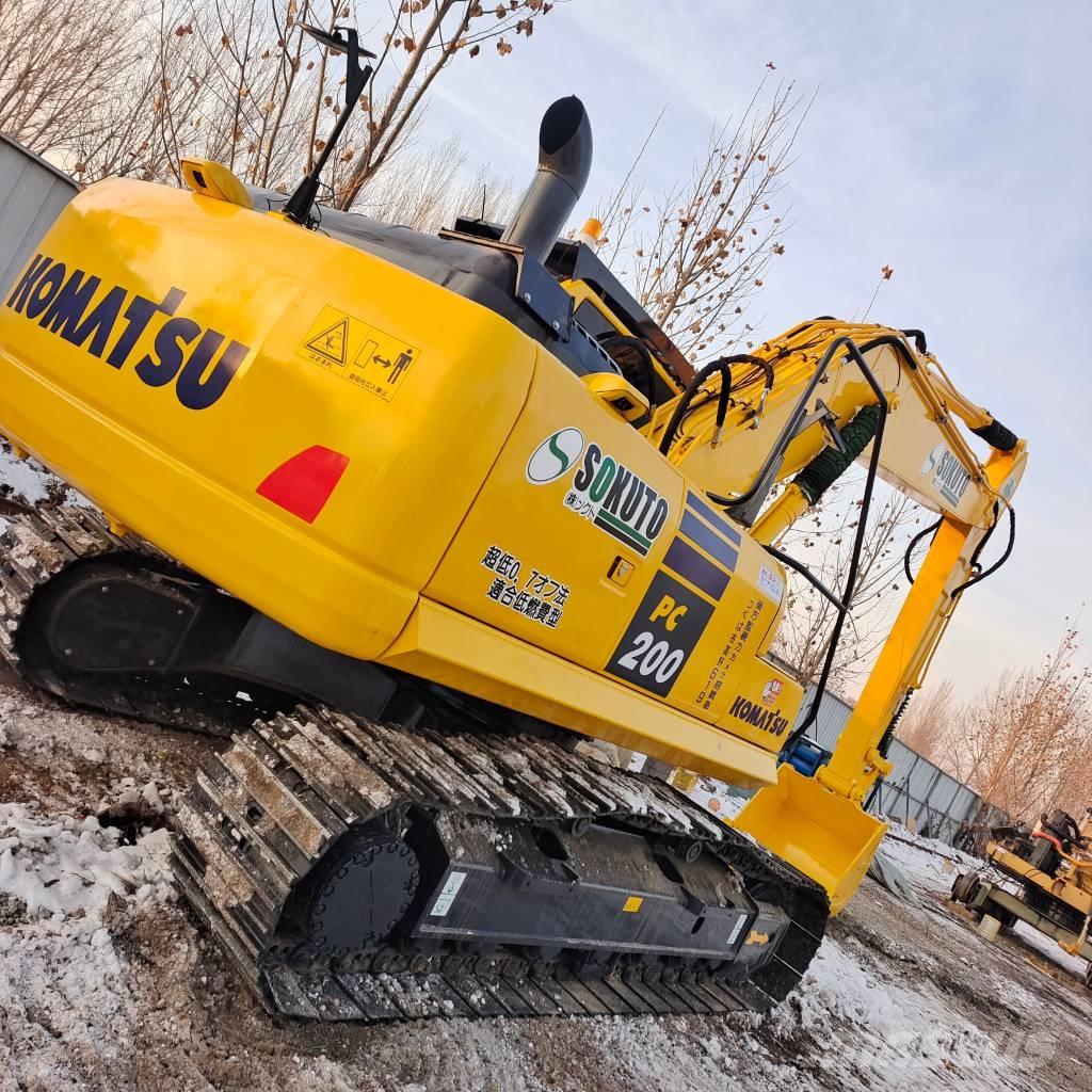 Komatsu PC 220-8 Crawler excavators