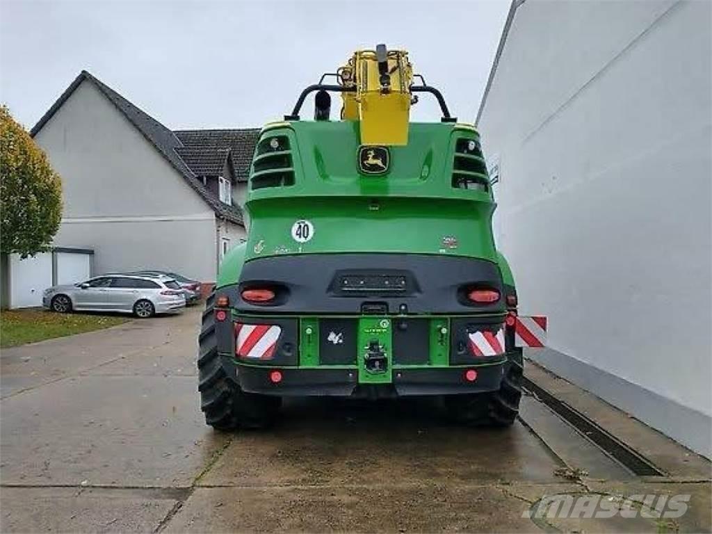 John Deere 8600 Selbstfahrende Häcksler