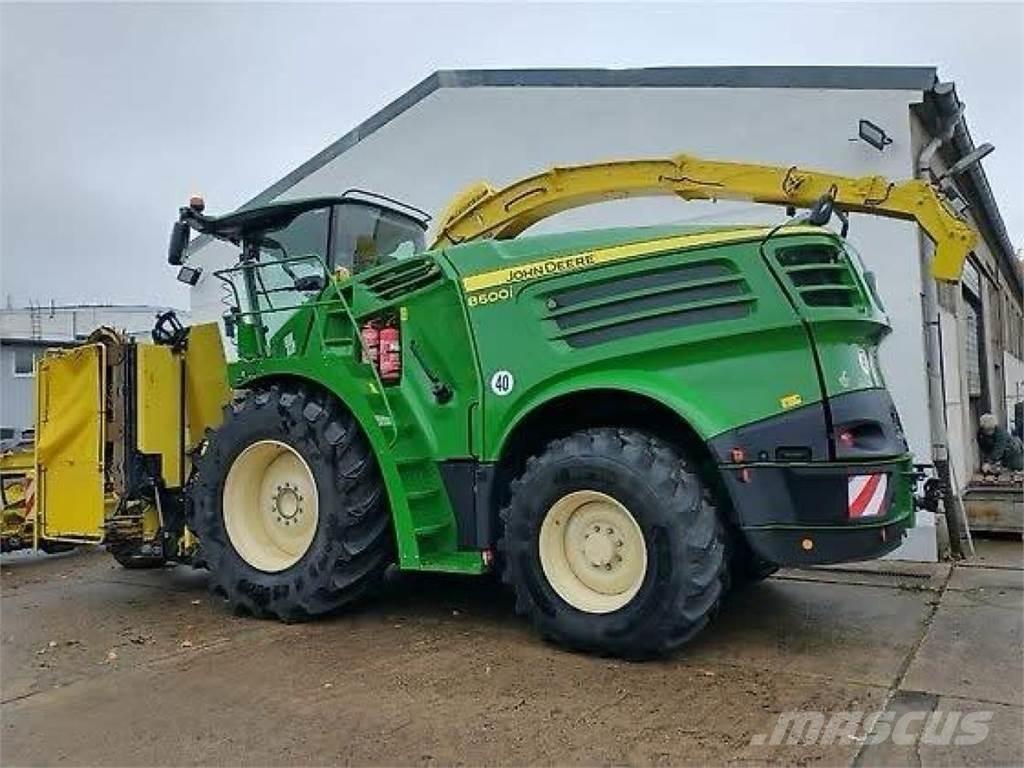 John Deere 8600 Selbstfahrende Häcksler