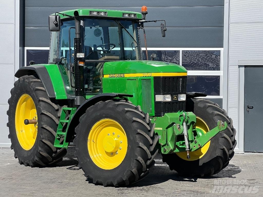 John Deere 7710 PQ Traktoren