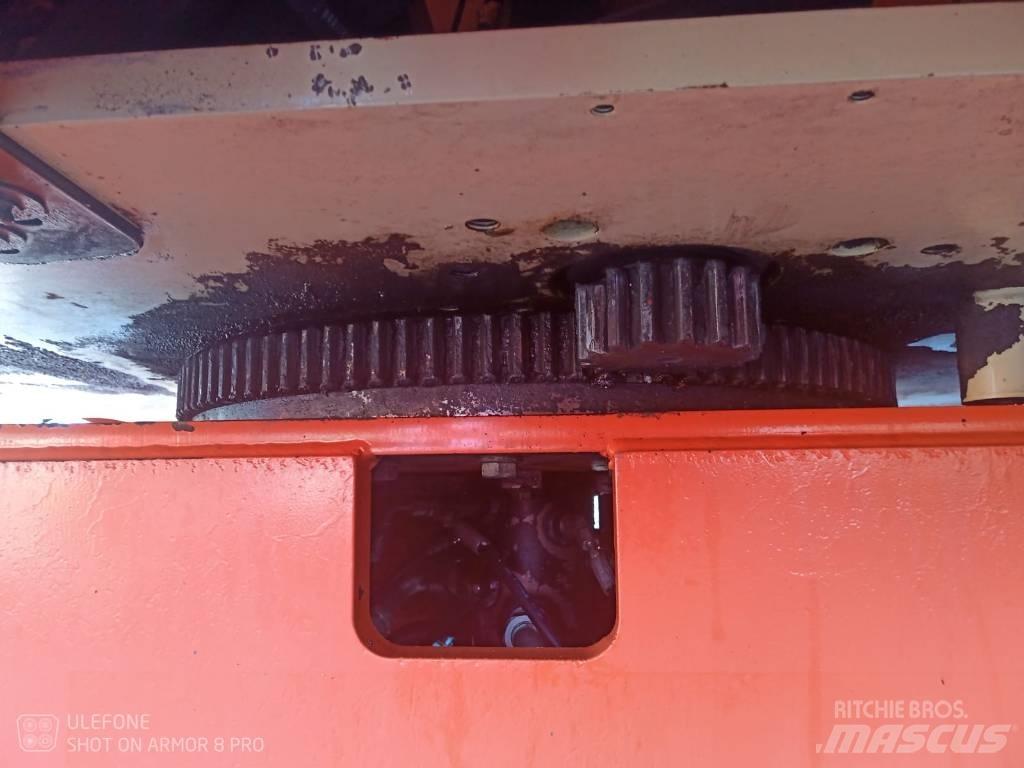 JLG 800 AJ Gelenkteleskoparbeitsbühnen