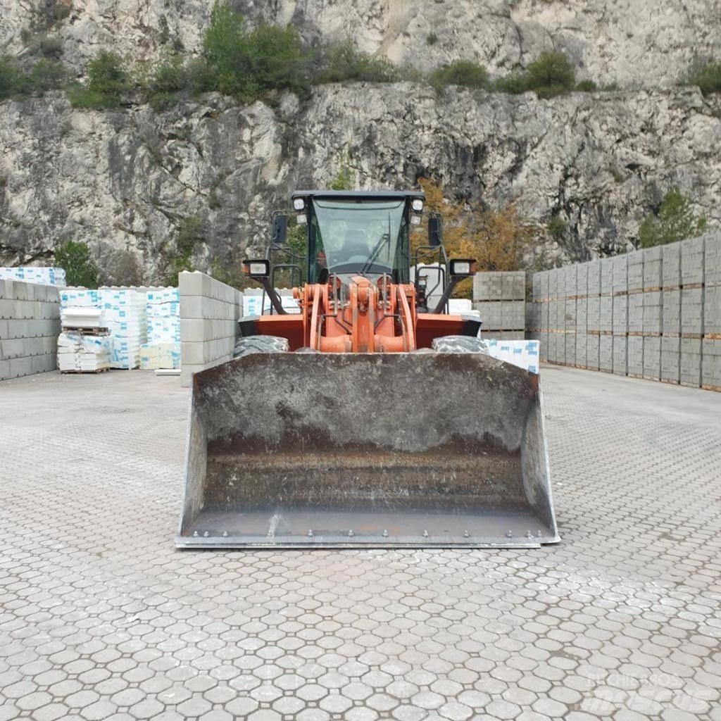 Hitachi ZW 220-5 Radlader