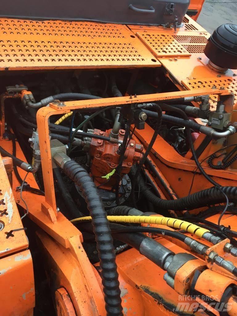 Doosan DX420LC Raupenbagger