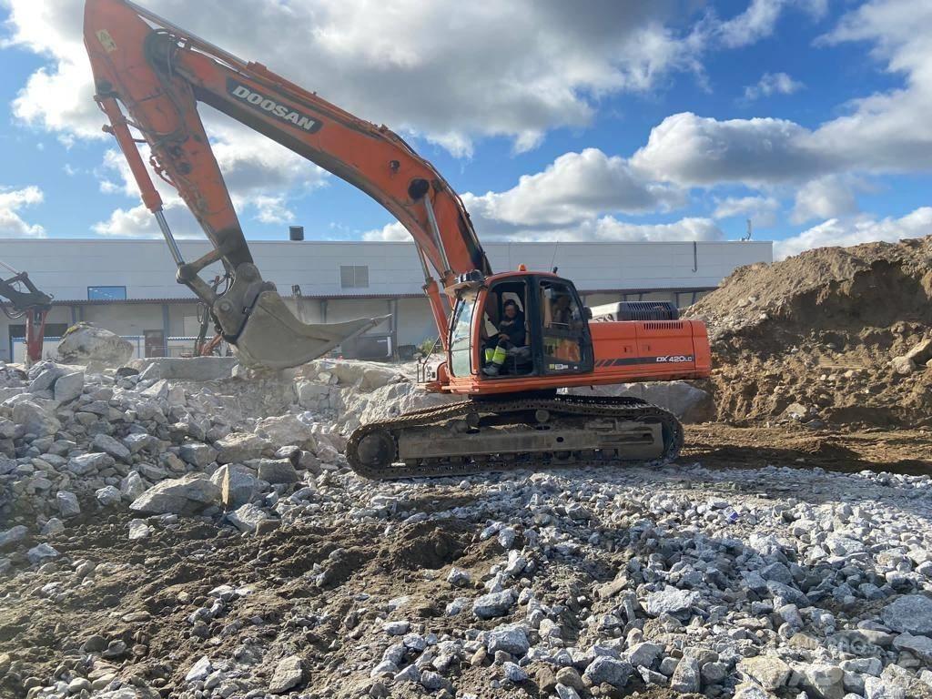Doosan DX420LC Raupenbagger