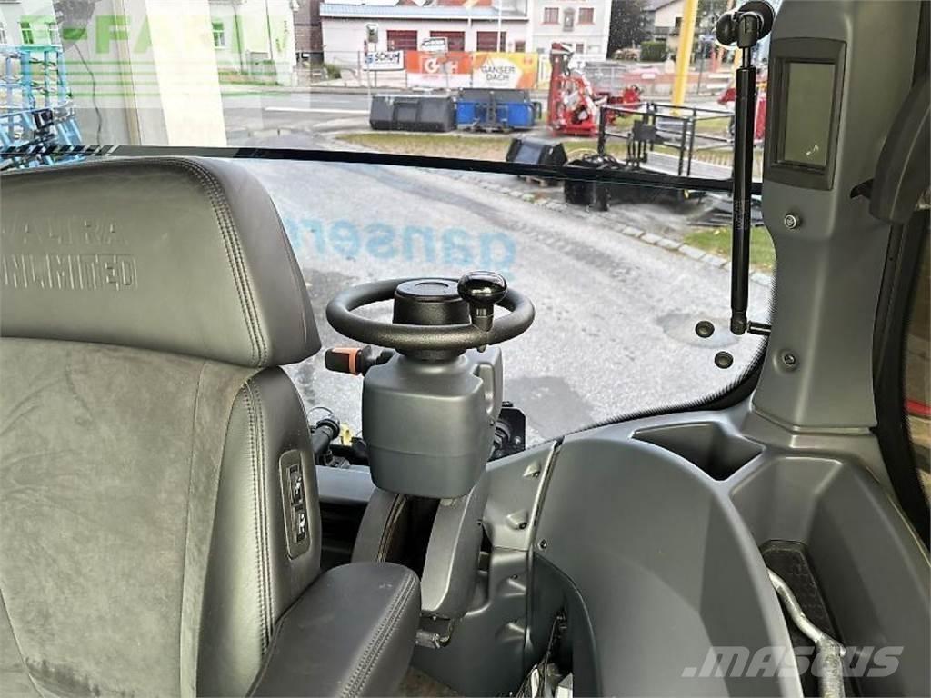Valtra q305 Traktoren