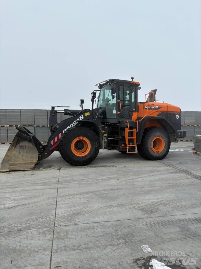 Doosan DL 320-7 Radlader