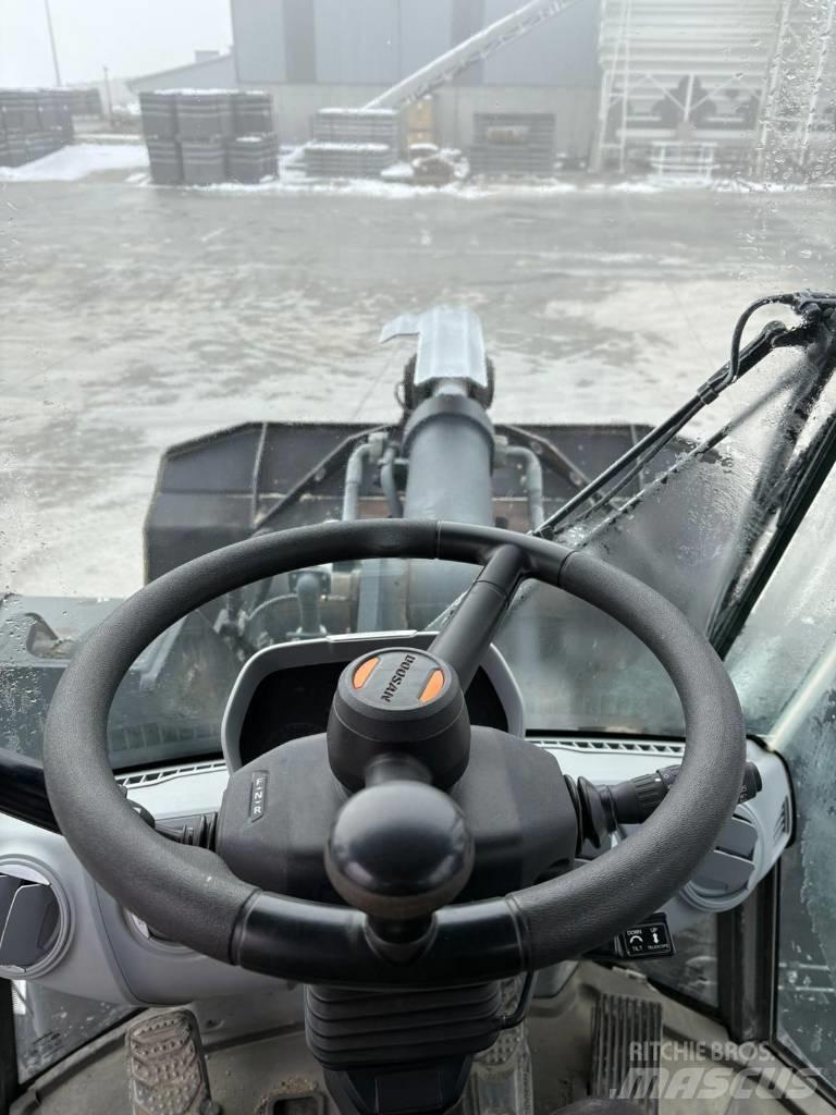 Doosan DL 320-7 Radlader