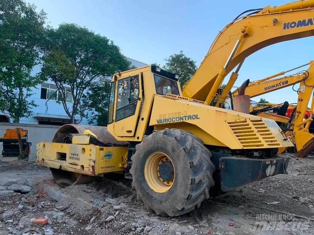 Bomag BW 225 D-3 Tandemwalzen