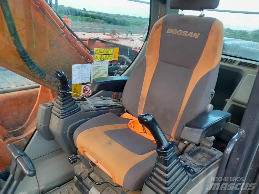Doosan DX 225 Raupenbagger