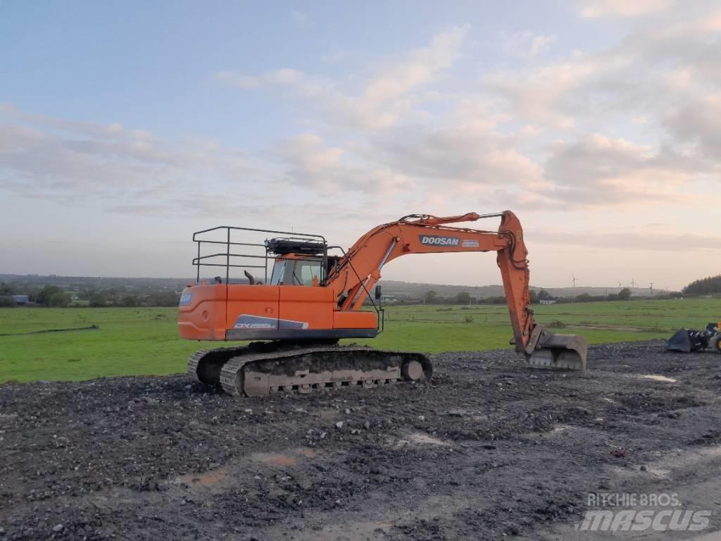 Doosan DX 225 Raupenbagger