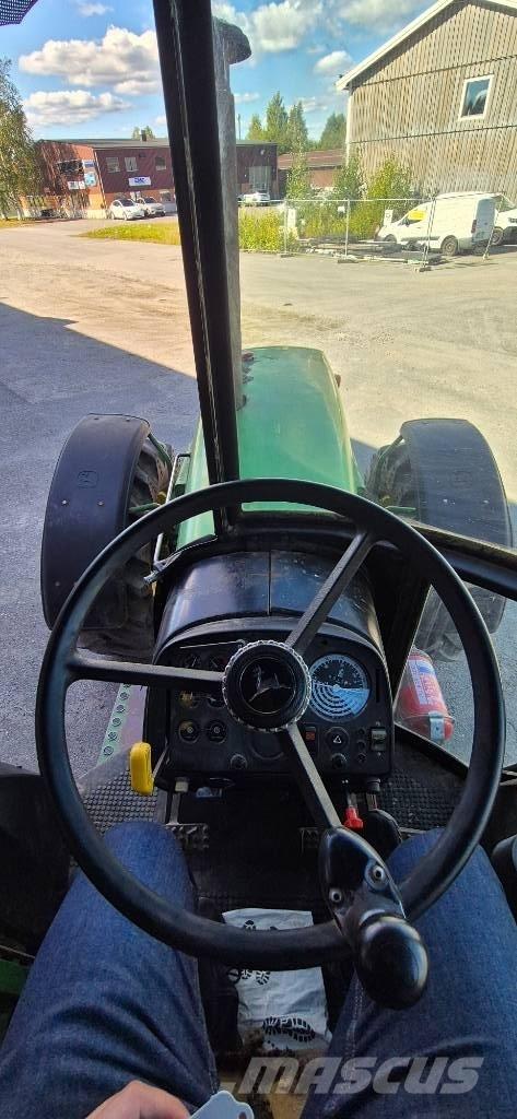 John Deere 4240 S Traktoren