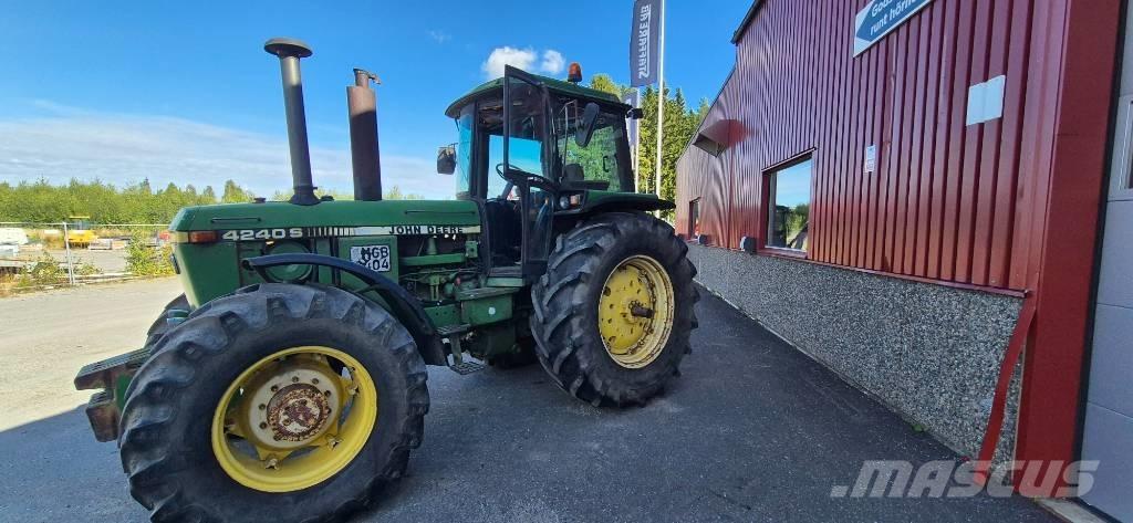 John Deere 4240 S Traktoren