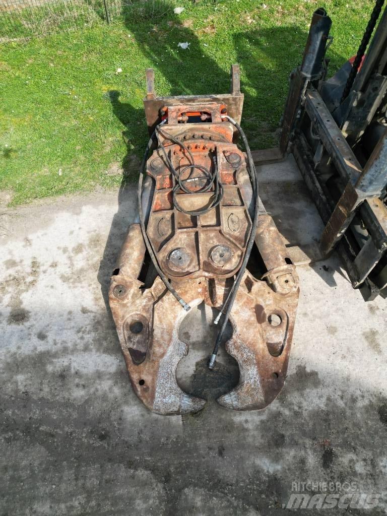 NPK SV 500R Schneidwerkzeuge
