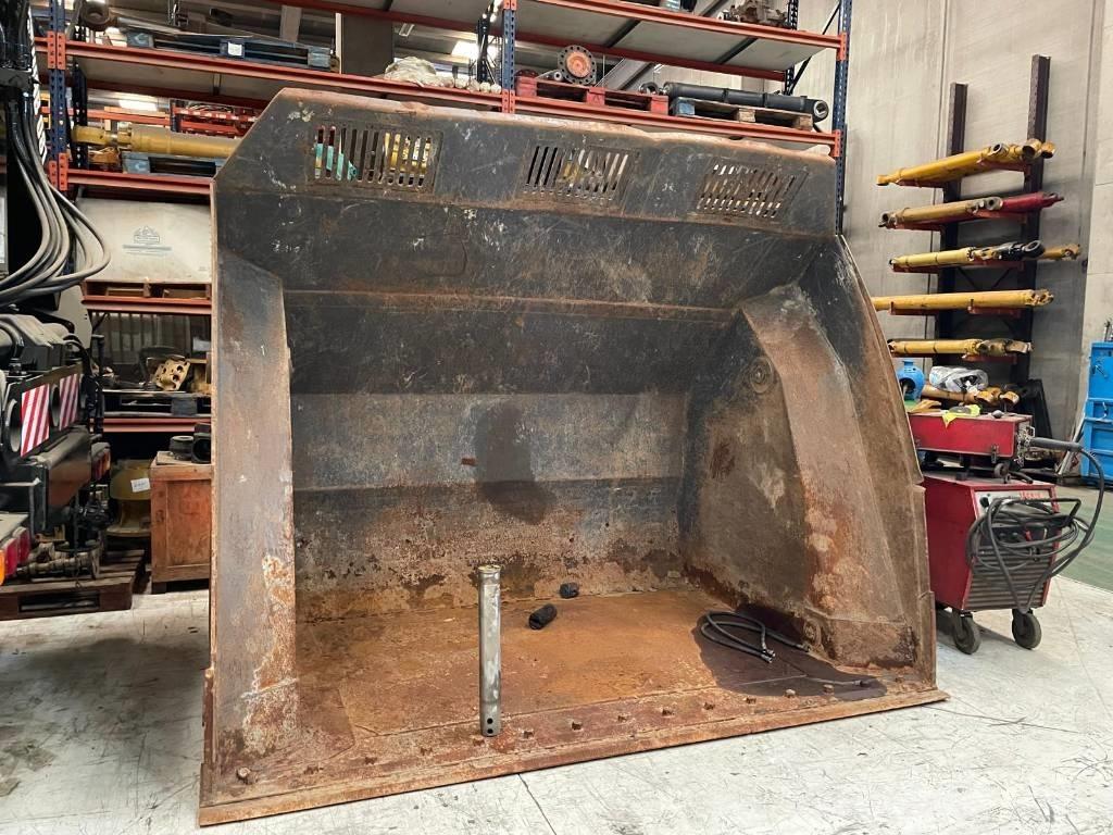 Volvo L 120 H Schaufeln