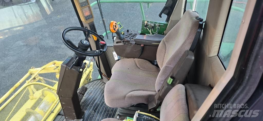 John Deere 7400 Selbstfahrende Häcksler