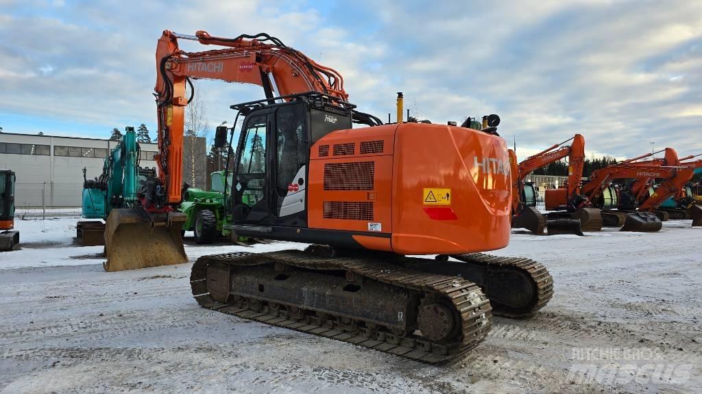 Hitachi ZX225USRLC-6 Raupenbagger