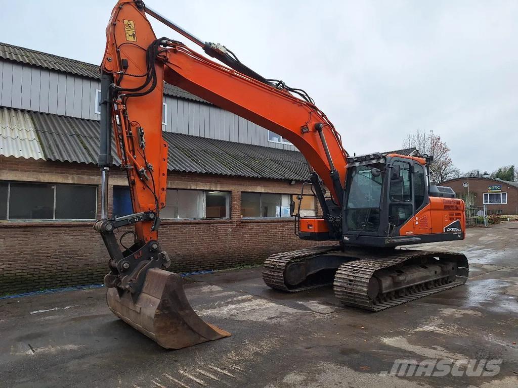 Doosan DX235NLC-5 Raupenbagger