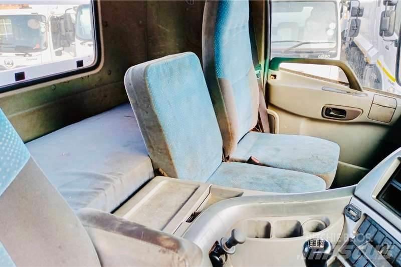 UD WF 330 Andere Fahrzeuge