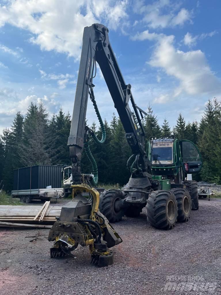John Deere 1270 G Harvester