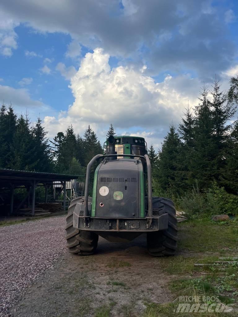 John Deere 1270 G Harvester