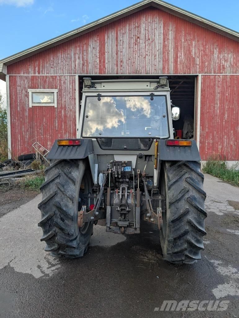 Massey Ferguson 390 Traktoren