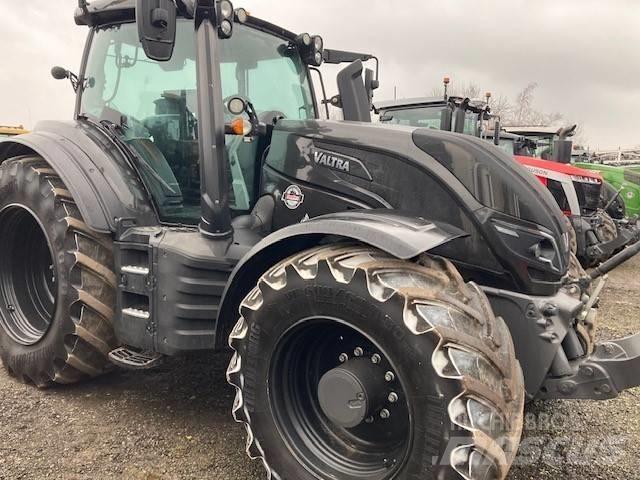 Valtra T 254 V Traktoren