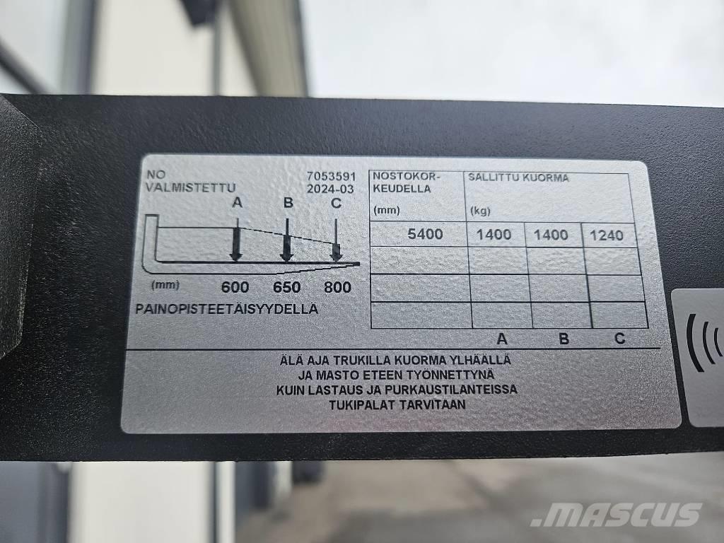 Toyota RRE 140 HE Schubmaststapler