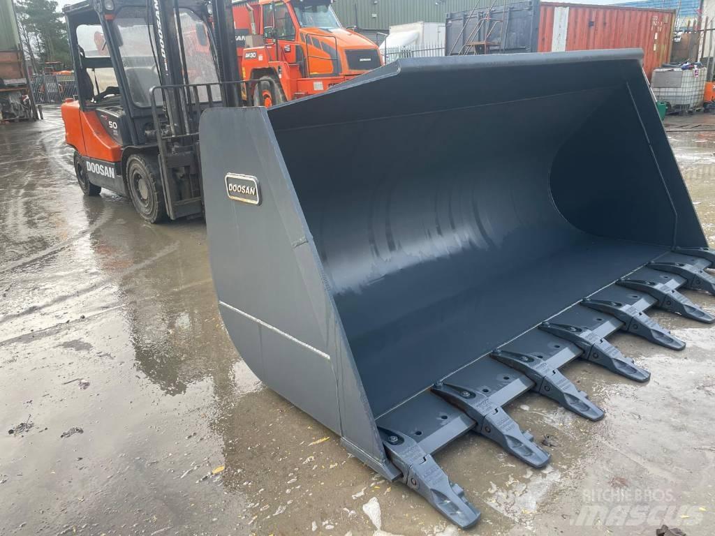 Doosan DL 420-3 Schaufeln