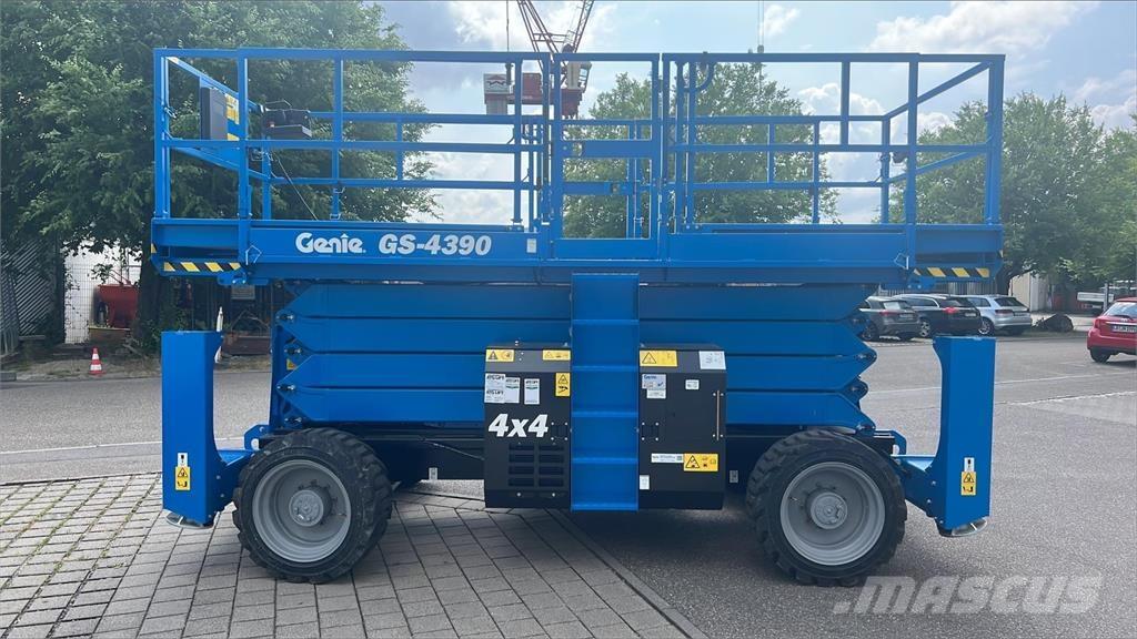 Genie GS-4390RT Scheren-Arbeitsbühnen
