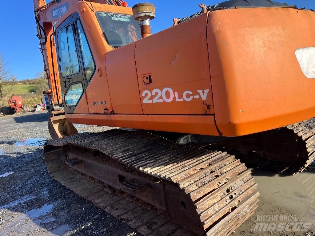 Doosan DX 220 Raupenbagger