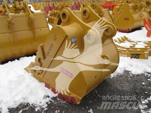 Emaq CAT325D Schaufeln