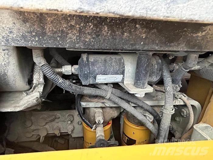 CAT 963D Radlader