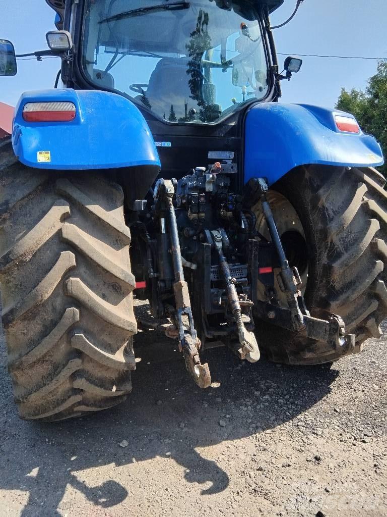 New Holland T7030 Traktoren