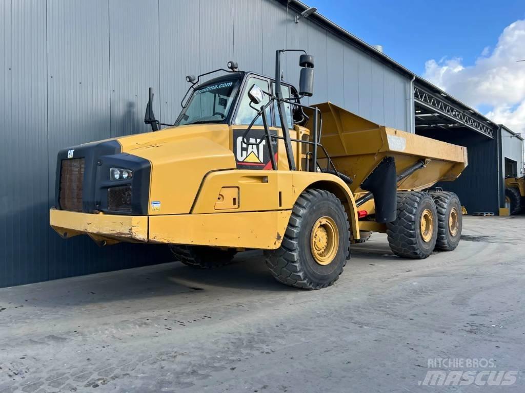 CAT 735B Dumper - Knickgelenk