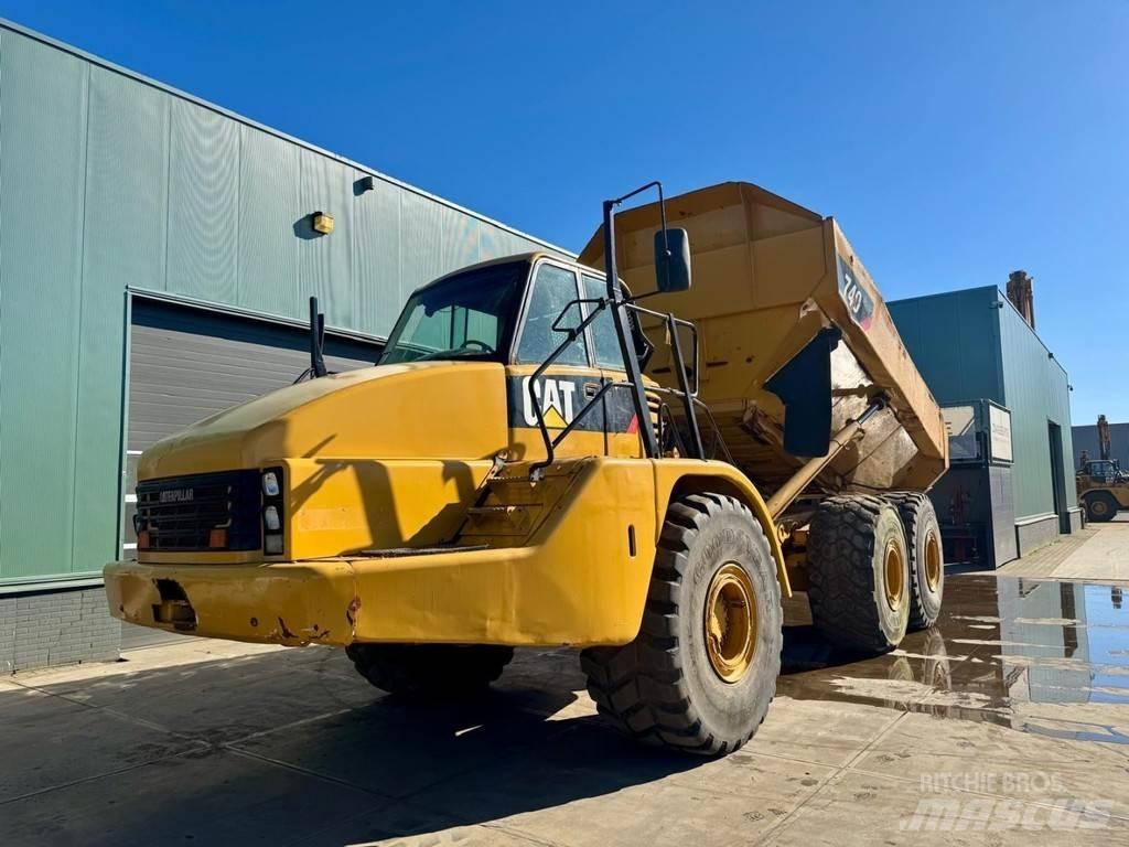 CAT 740 Dumper - Knickgelenk