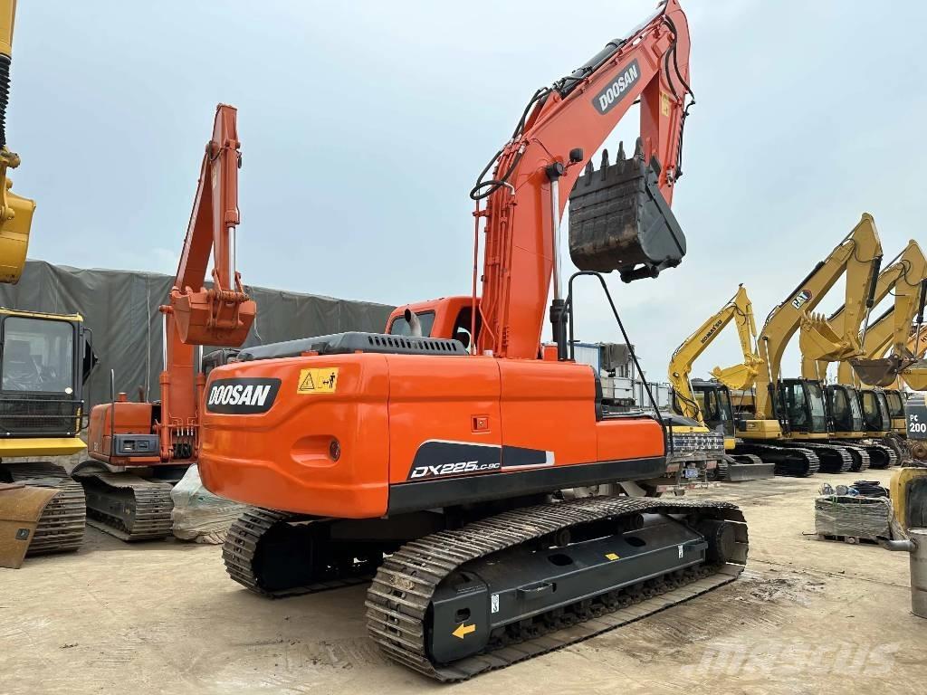 Doosan DX225LC-9C Raupenbagger