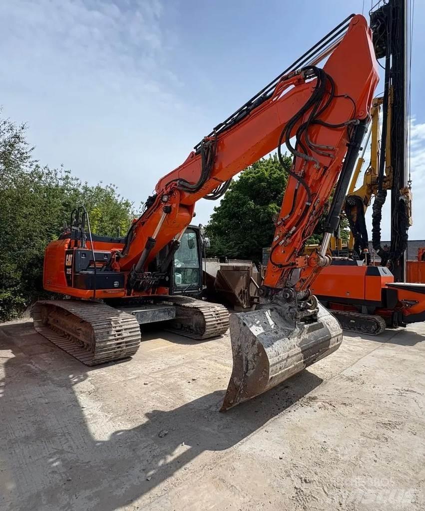 CAT 323E Raupenbagger